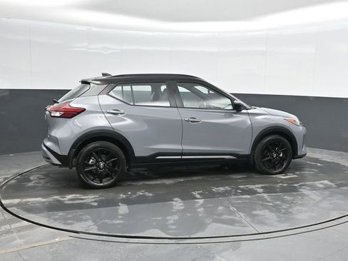 Used 2023 Nissan Kicks SR w/ SR Premium Package image 4