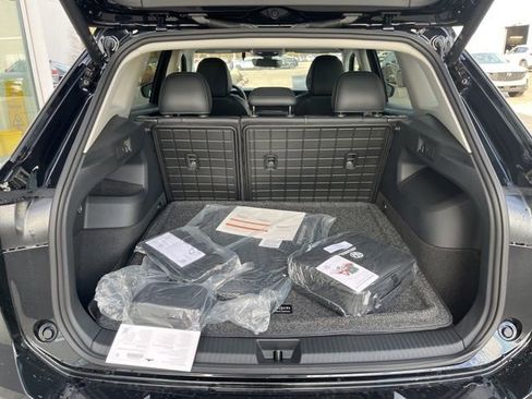 New 2026 Volkswagen Tiguan SE image 24