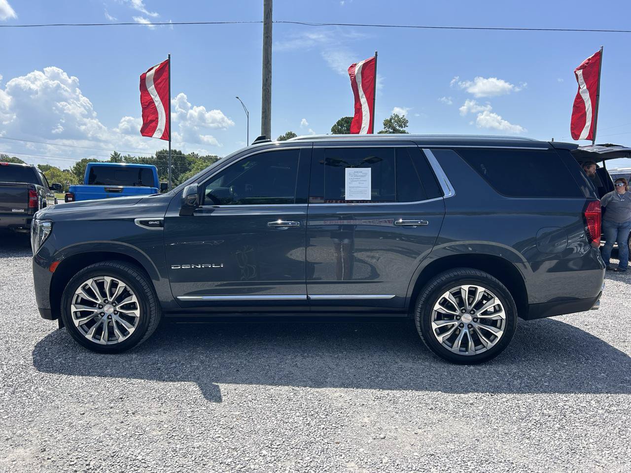 Used 2021 GMC Yukon Denali w/ Denali Premium Package RWD image 21