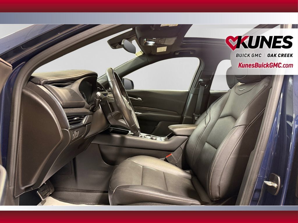 Used 2022 Cadillac XT4 Sport w/ Sun And Sound Package AWD/4WD image 22