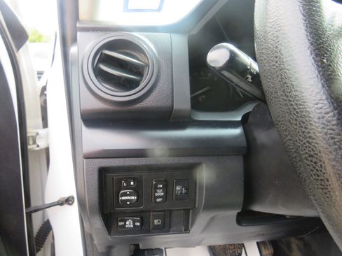 Used 2020 Toyota Tundra SR image 12