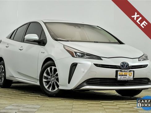 Used 2021 Toyota Prius XLE image 1