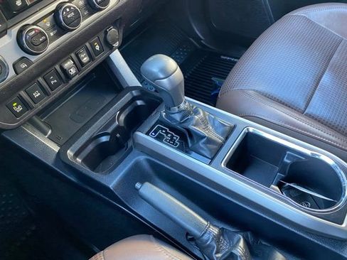 Used 2018 Toyota Tacoma Limited image 16