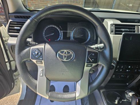 Used 2018 Toyota 4Runner Limited AWD/4WD image 42