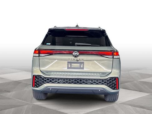 Certified 2026 Volkswagen Tiguan SE R-Line AWD/4WD image 7
