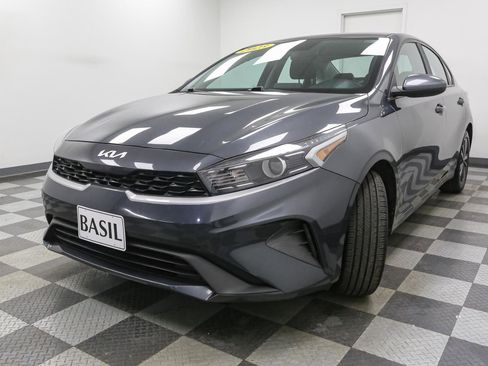 Used 2023 Kia Forte LXS image 4