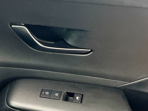 Used 2024 Hyundai Kona SEL FWD image 31