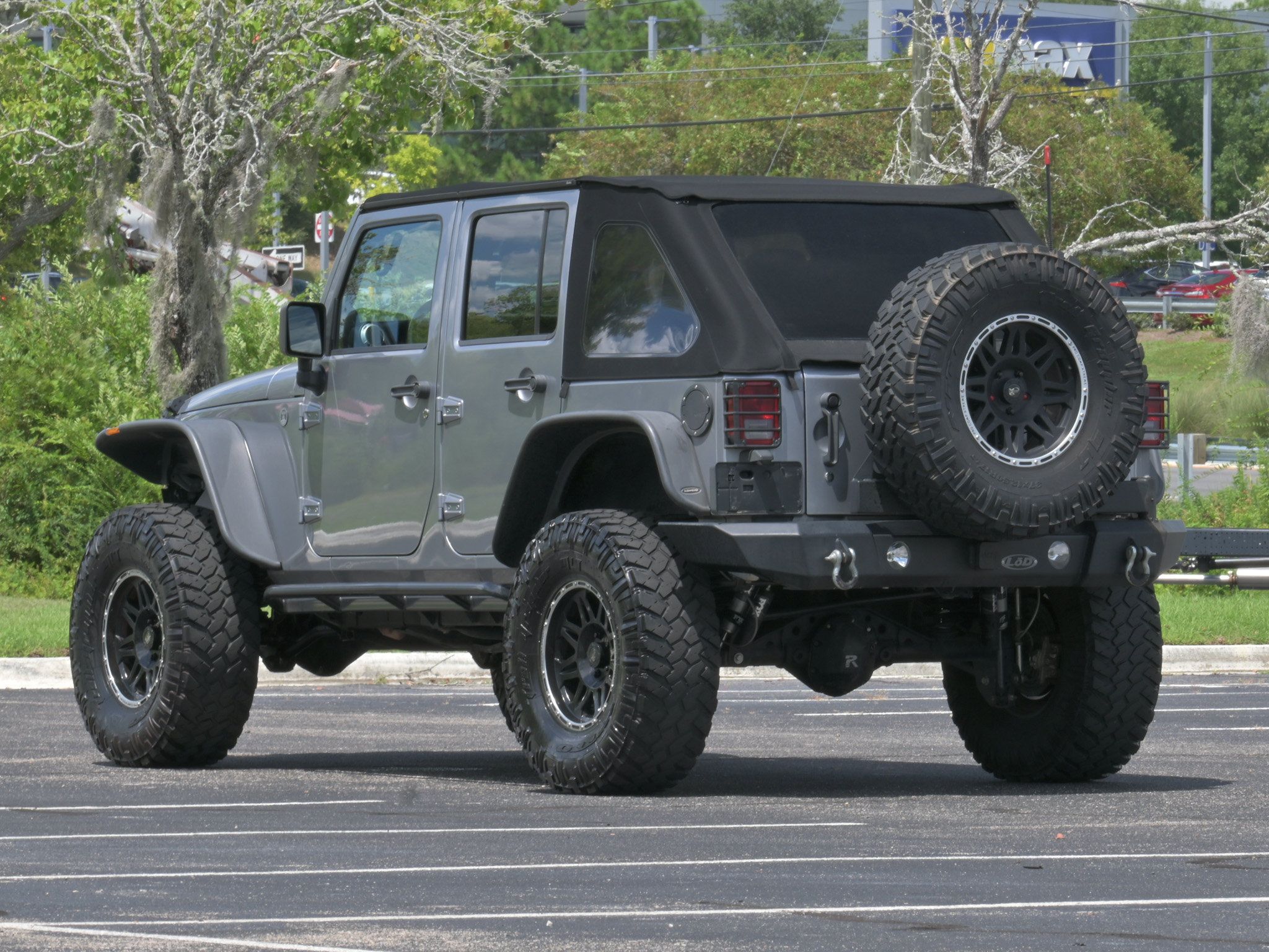 Used 2013 Jeep Wrangler Unlimited Rubicon w/ Connectivity Group AWD/4WD image 3
