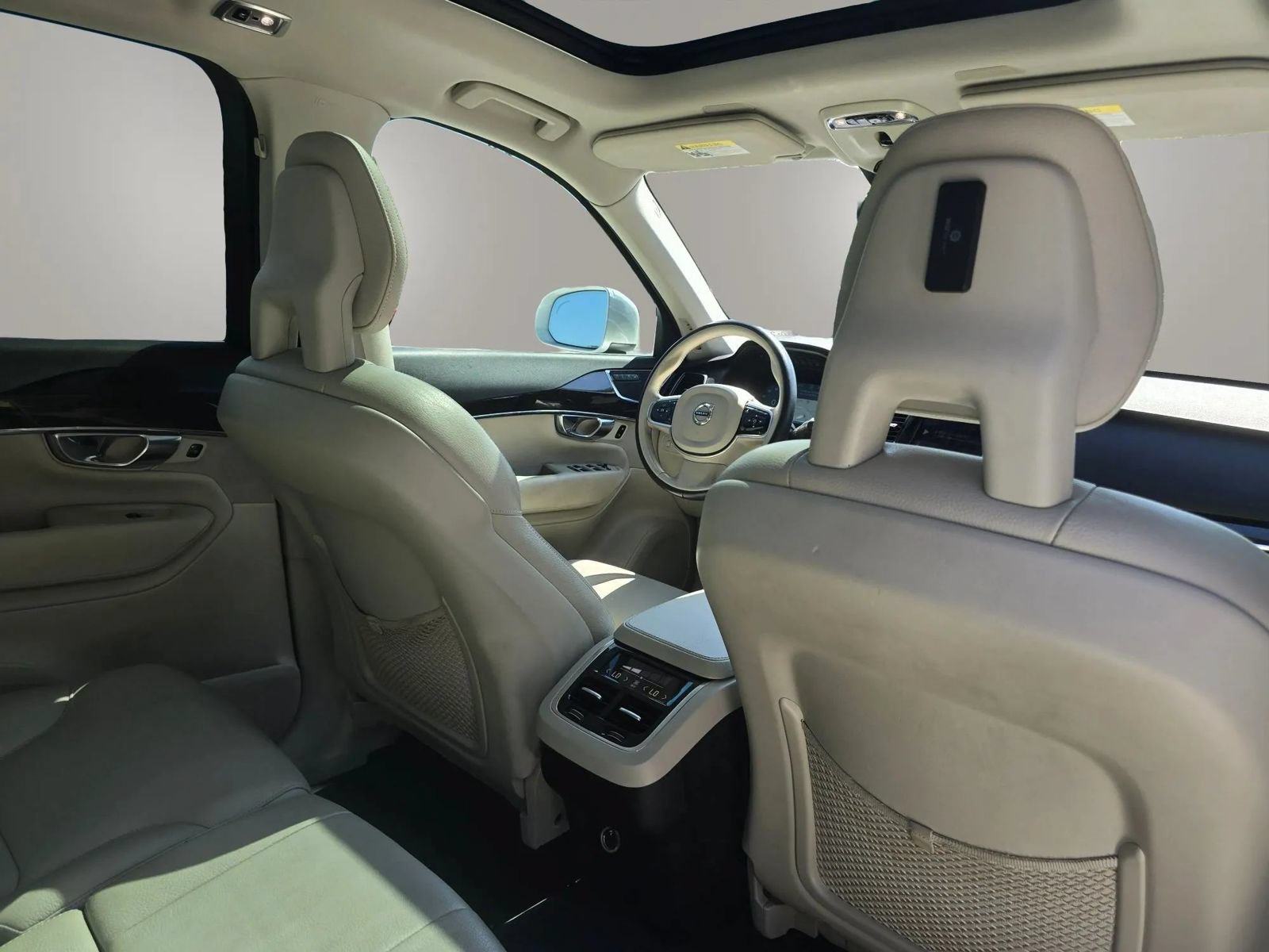 Used 2017 Volvo XC90 T6 Momentum w/ Vision Package AWD/4WD image 29