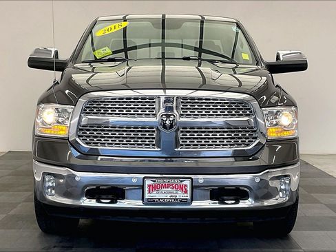 Used 2018 RAM 1500 Laramie w/ Convenience Group AWD/4WD image 2