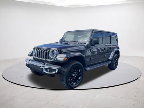 Certified 2025 Jeep Wrangler Sahara image 3