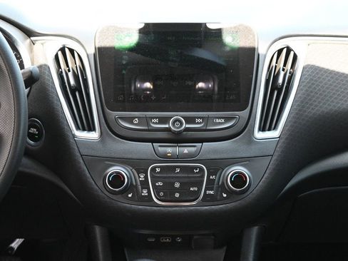 Used 2021 Chevrolet Malibu LT FWD image 11