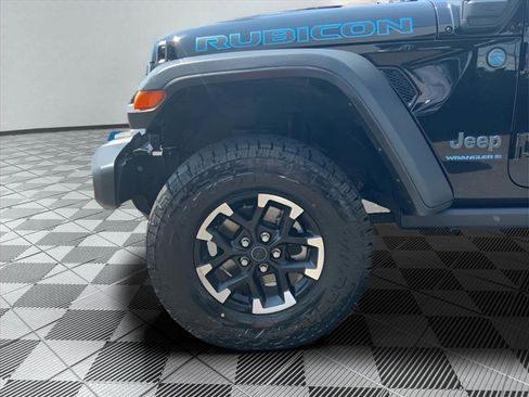 Used 2024 Jeep Wrangler Unlimited Rubicon 4xe AWD/4WD image 23
