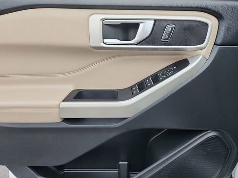 Certified 2022 Ford Explorer XLT w/ Equipment Group 202A image 15