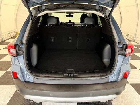 Used 2025 Ford Escape Platinum AWD/4WD image 4