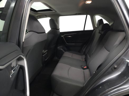 Used 2019 Toyota RAV4 XLE w/ Convenience Package AWD/4WD image 5