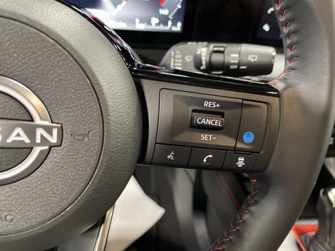 Used 2025 Nissan Kicks SR image 19