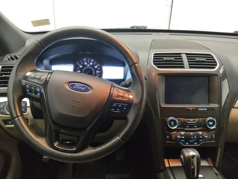 Used 2018 Ford Explorer XLT w/ Equipment Group 201A image 22