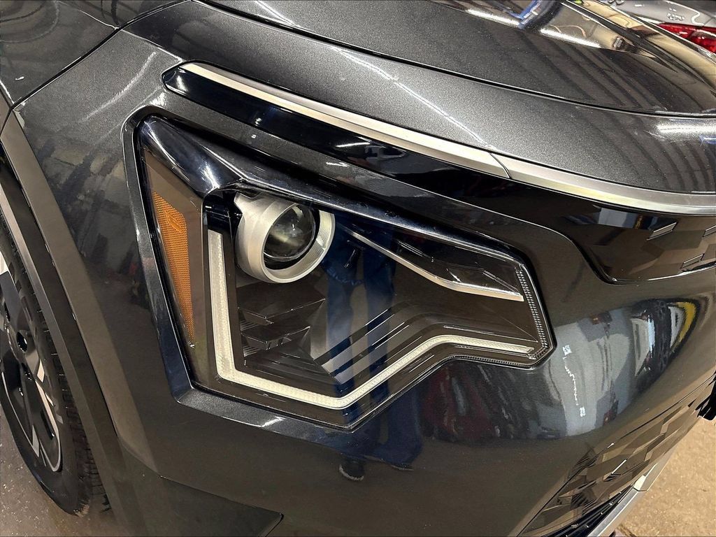 Certified 2023 Kia Niro Wind w/ Wind Preserve Package FWD image 38
