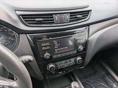 Used 2018 Nissan Rogue Sport S FWD image 12