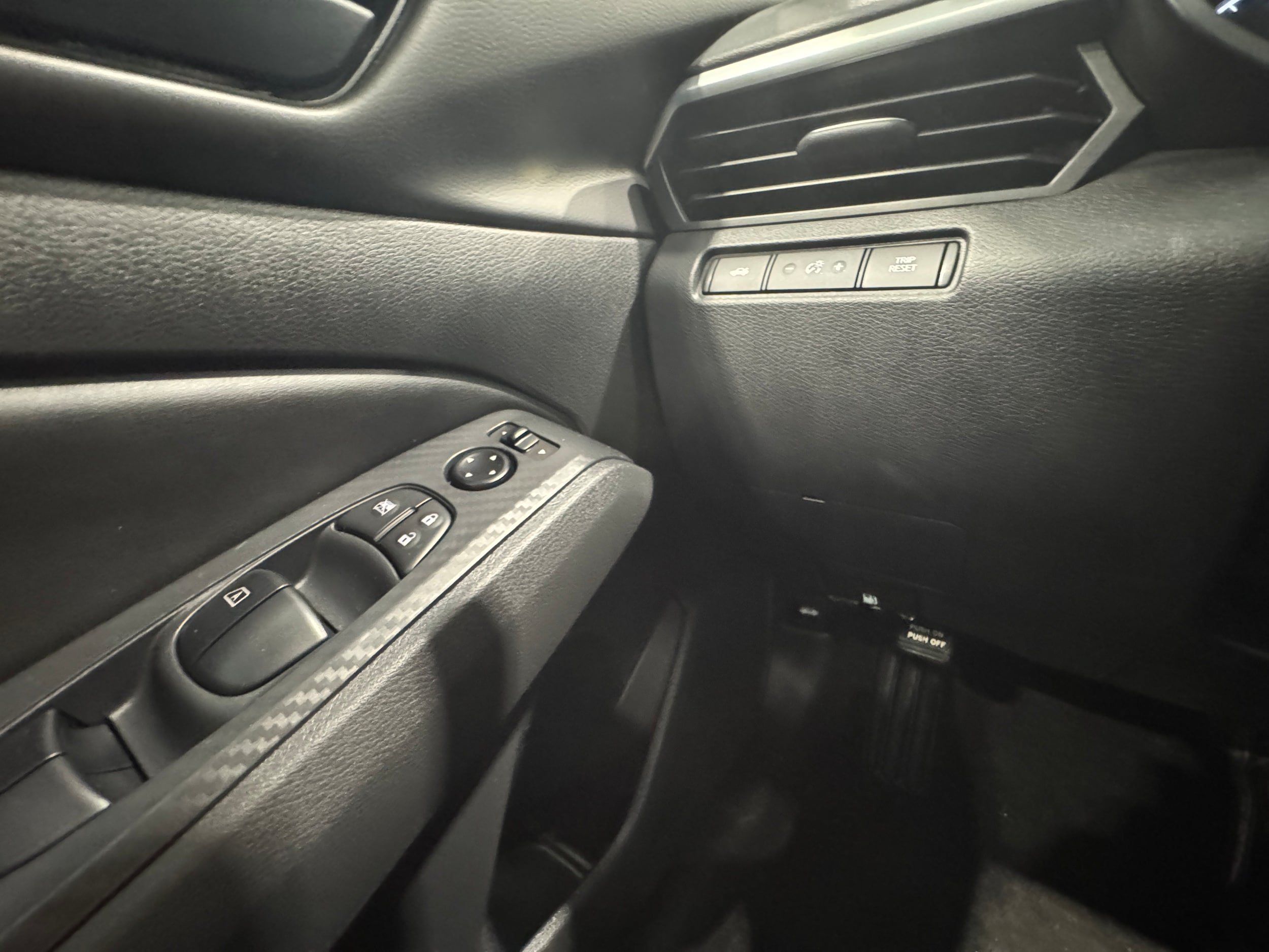 Used 2025 Nissan Altima 2.5 S FWD image 13