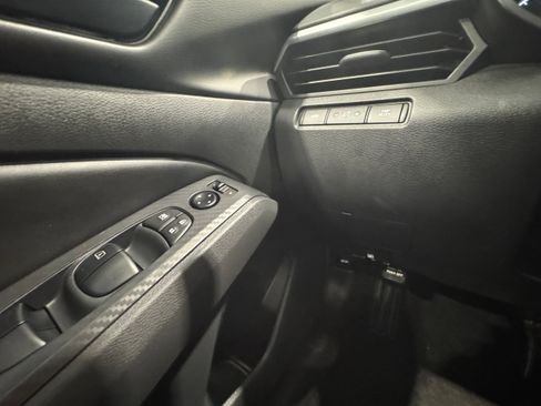 Used 2025 Nissan Altima 2.5 S FWD image 13