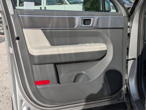 Used 2025 Hyundai Santa Fe SEL image 2