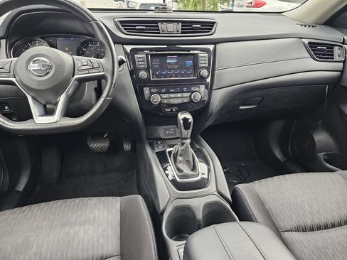 Used 2019 Nissan Rogue SV w/ Premium Package FWD image 14