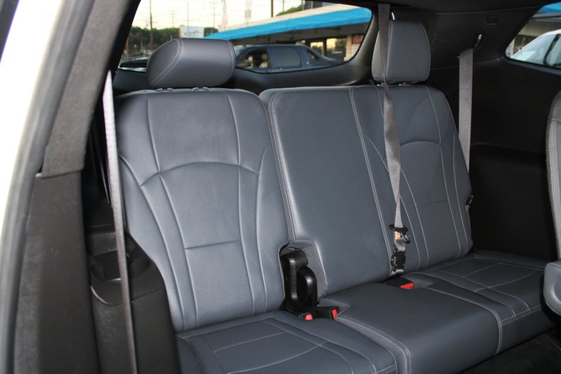 Used 2022 Buick Enclave Essence FWD image 11