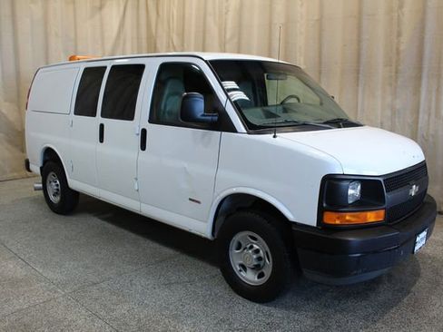 Used 2008 Chevrolet Express 3500 image 2