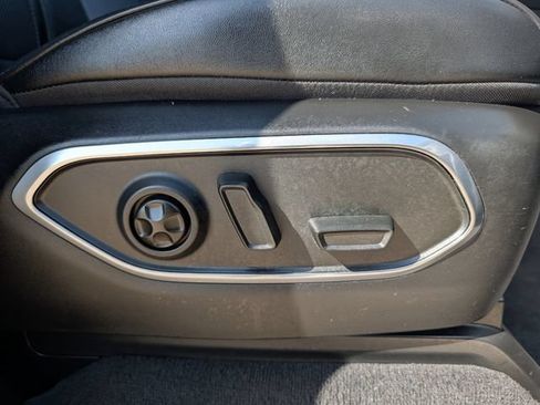 Used 2024 Jeep Wagoneer Series II AWD/4WD image 25