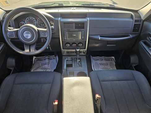 Used 2011 Jeep Liberty Sport image 10
