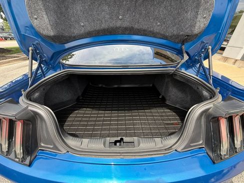 Used 2018 Ford Mustang Coupe w/ Equipment Group 101A RWD image 28