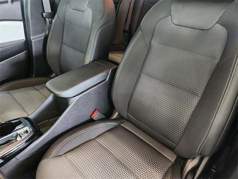 Certified 2025 Chevrolet Trax LT w/ Driver Confidence Package image 10