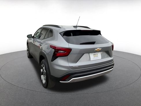 Used 2025 Chevrolet Trax LT image 11