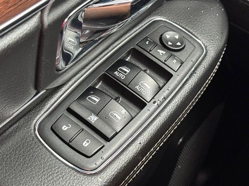 Used 2018 RAM 1500 Laramie w/ Convenience Group image 16