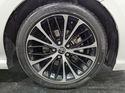 Used 2020 Toyota Camry SE image 6