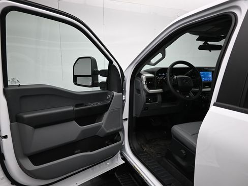 New 2026 Ford F450 XL w/ XL Chrome Package image 10