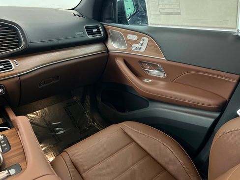 New 2026 Mercedes-Benz GLS 450 4MATIC image 10
