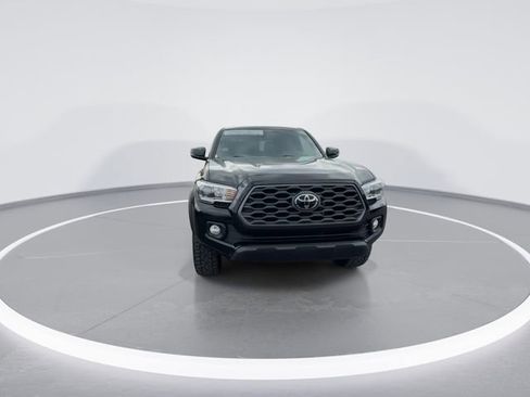 Used 2022 Toyota Tacoma TRD Off-Road AWD/4WD image 3