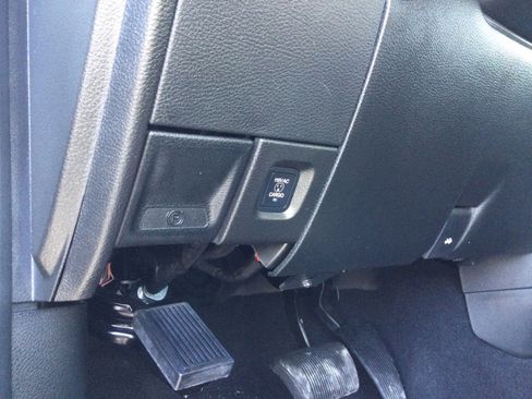 Used 2024 RAM 2500 Tradesman w/ Chrome Appearance Group image 22