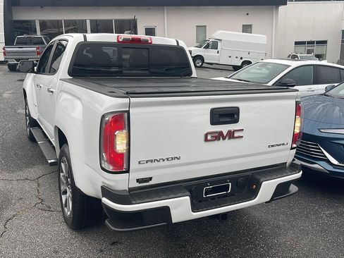 Used 2018 GMC Canyon Denali image 3