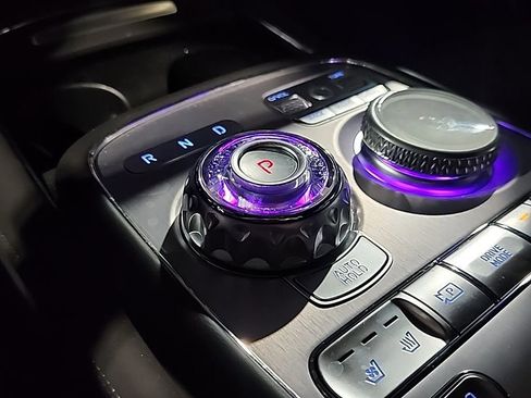 Used 2025 Genesis G90 3.5T image 27