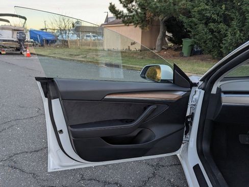 Used 2023 Tesla Model 3 Standard Range image 10