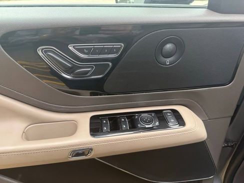 Used 2023 Lincoln Aviator Reserve w/ Equipment Group 201A image 20