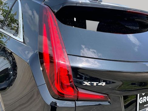 Used 2025 Cadillac XT4 Premium Luxury FWD image 27