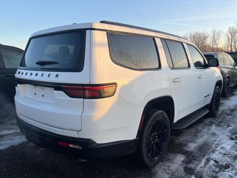 Used 2024 Jeep Wagoneer Series II w/ Convenience Group I image 2