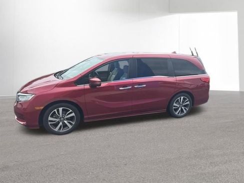 Used 2023 Honda Odyssey Touring image 2