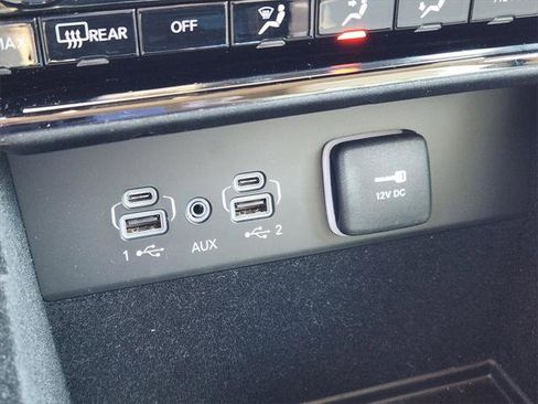 Certified 2022 Jeep Grand Cherokee Limited w/ MOPAR Finishing Package image 24