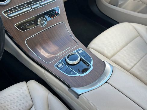 Used 2019 Mercedes-Benz C 300 4MATIC Sedan image 21